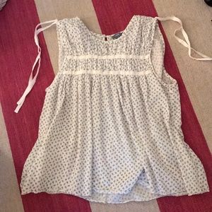 Aerie top